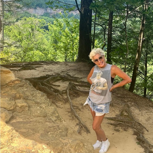 Meet your Posher, Kiki - Picture 2 of 10